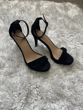 NWOT Black Heels